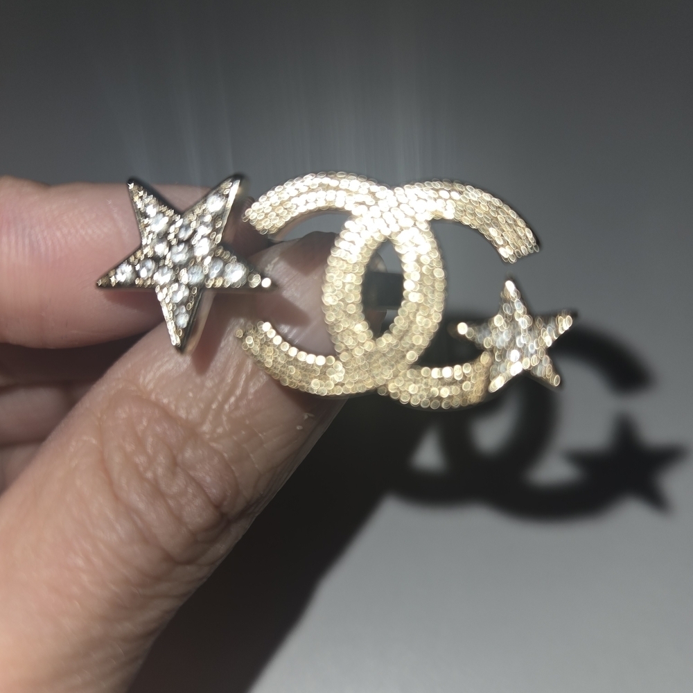 CHANEL Gold and Silver Star Ring - Picture 3 of 9